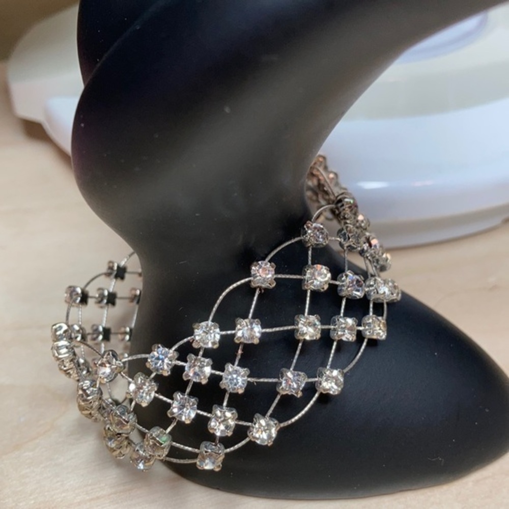 Stunning diamond-like bracelet